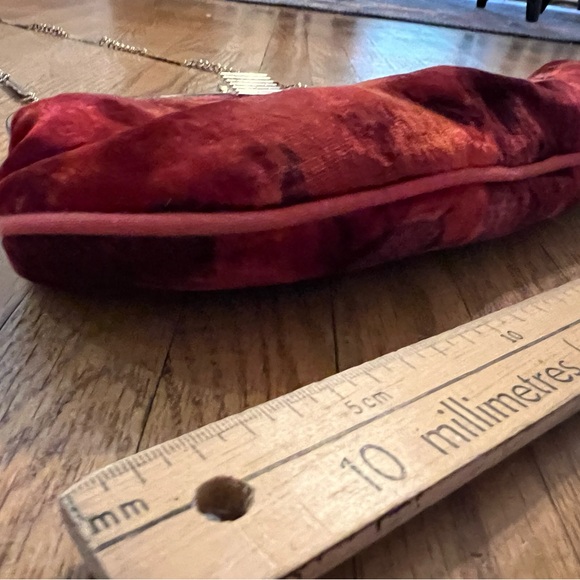 Vintage velvet floral clutch bag with optional shoulder strap - Picture 6 of 11